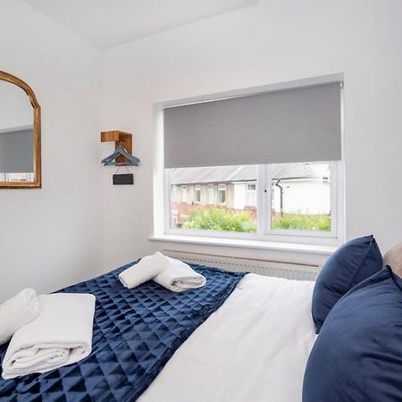 Вилла Stylish Hot Tub House With Free Parking! Йорк Экстерьер фото