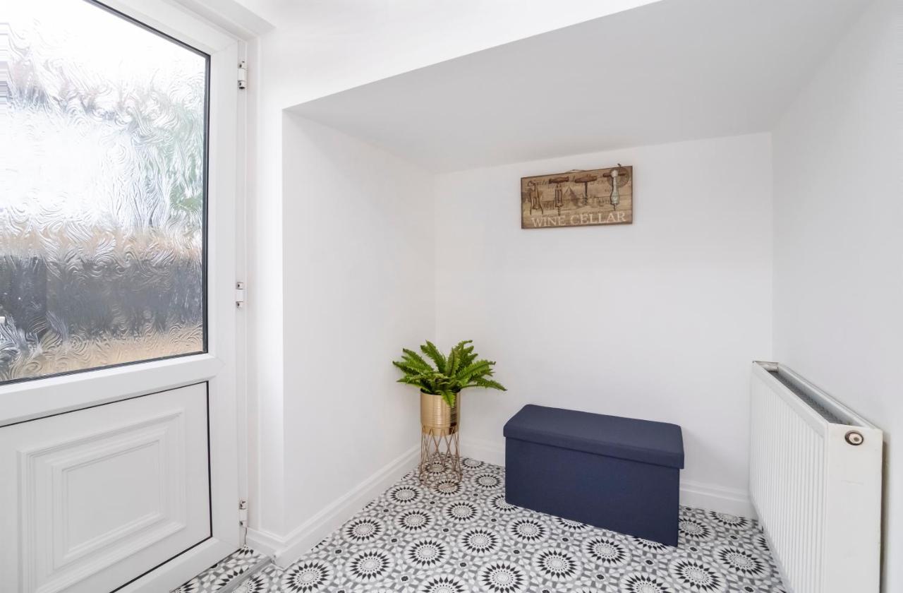 Вилла Stylish Hot Tub House With Free Parking! Йорк Экстерьер фото