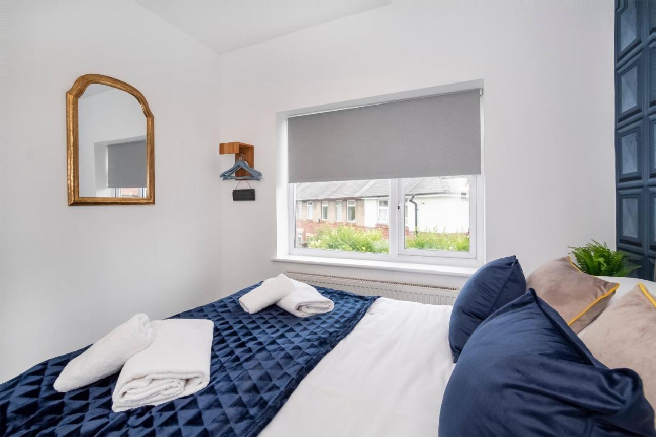 Вилла Stylish Hot Tub House With Free Parking! Йорк Экстерьер фото