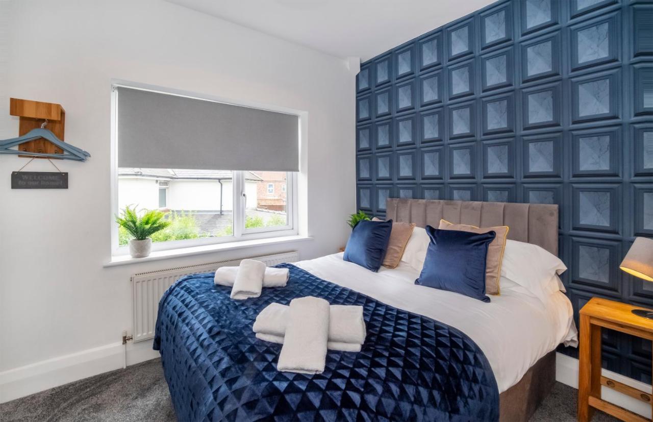 Вилла Stylish Hot Tub House With Free Parking! Йорк Экстерьер фото
