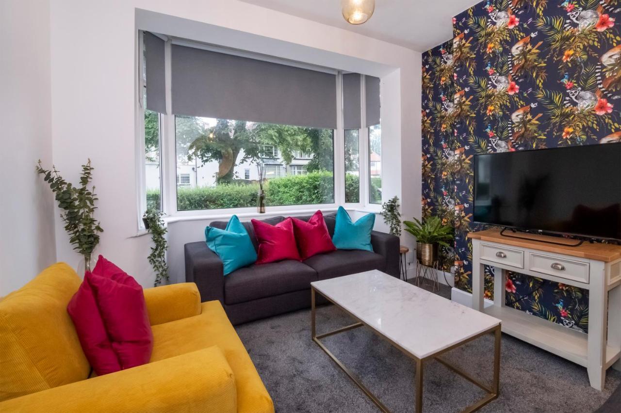 Вилла Stylish Hot Tub House With Free Parking! Йорк Экстерьер фото