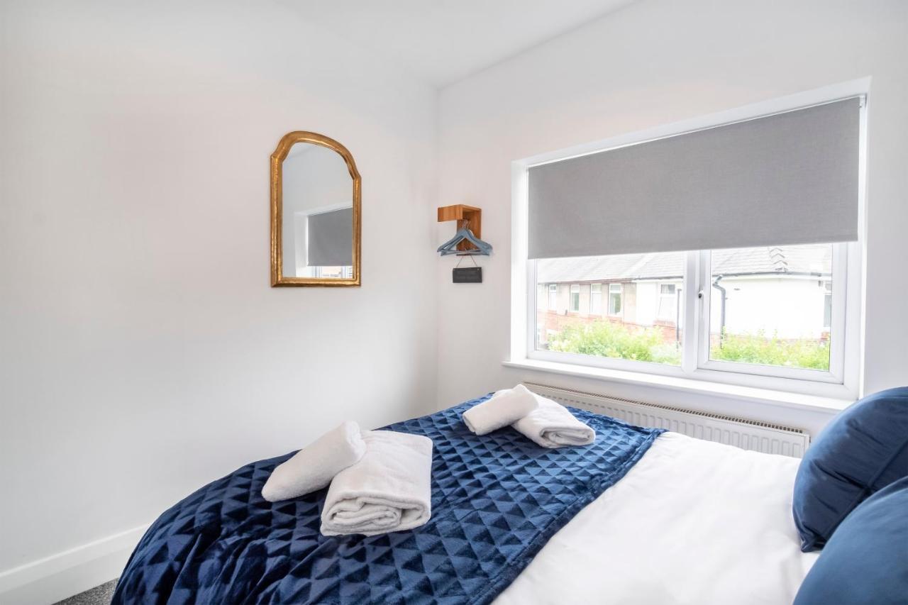 Вилла Stylish Hot Tub House With Free Parking! Йорк Экстерьер фото
